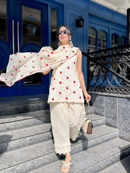 Off White Heart Print Farshi Set